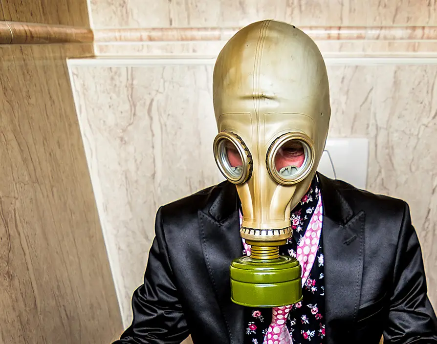 Four out of five UK professionals find their workplaces “unpleasant” citing  issues like sewage smells