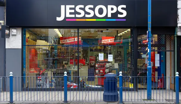 Peter Jones gets snap happy