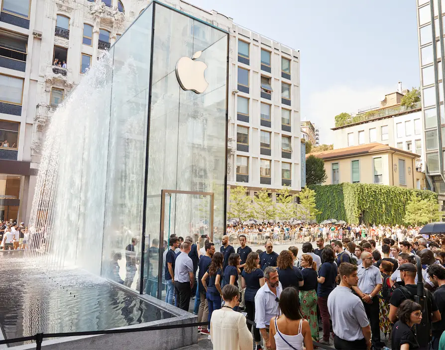 In the loop: Tim Cook's surprise comment about Apple’s $1tn valuation and Wikipedia’s CEO isn’t feeling the cryptocurrency buzz