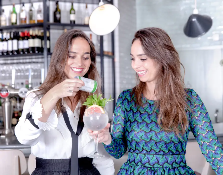 Twin sisters of university start-up Double Dutch and speak about starting a business young and female: “We had a lot of doors slammed in our face”