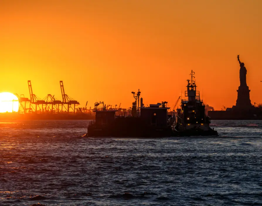 Britain’s exports rise by £33bn over the year