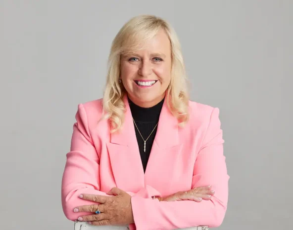 Dr Lynda Folan