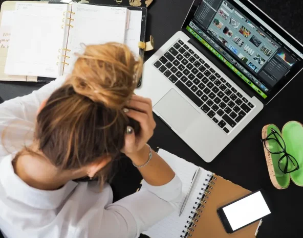 Office workers waste more time on slow tech than they spend on holiday